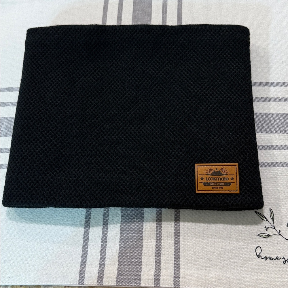 NWOT Lookmate Winter Neck Tube Multiple Ways to Wear Scarf Hat Gaiter Unisex